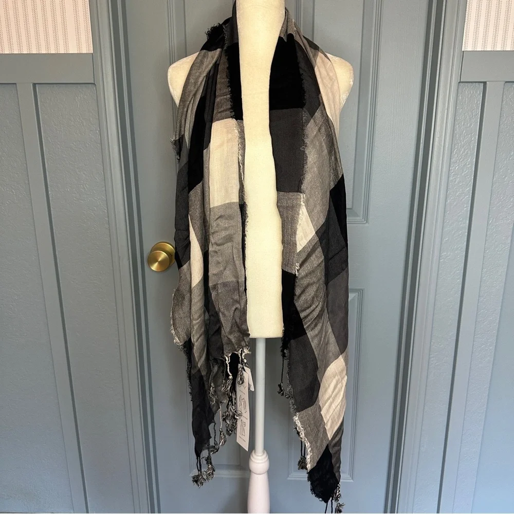 NWT Charming Charlie Black and Gray Plaid Buffalo Check Scarf - Picture 1 of 5